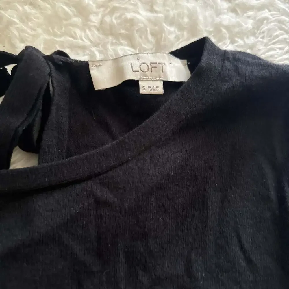 Loft Short Sleeve Black Sweater Small‎